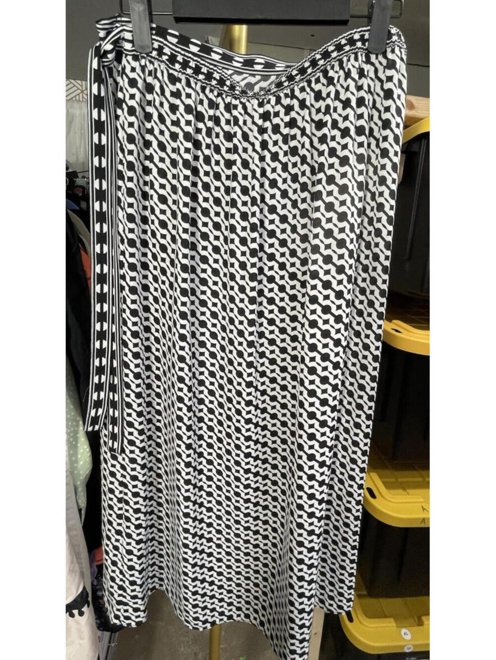 Max Studio Black and White Geometric Pattern Tie Faux Wrap Skirt Women's Size M